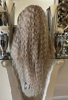 Antigoni creamy ash blonde Centre part wig